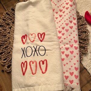 💗NWOT heart hand towels
